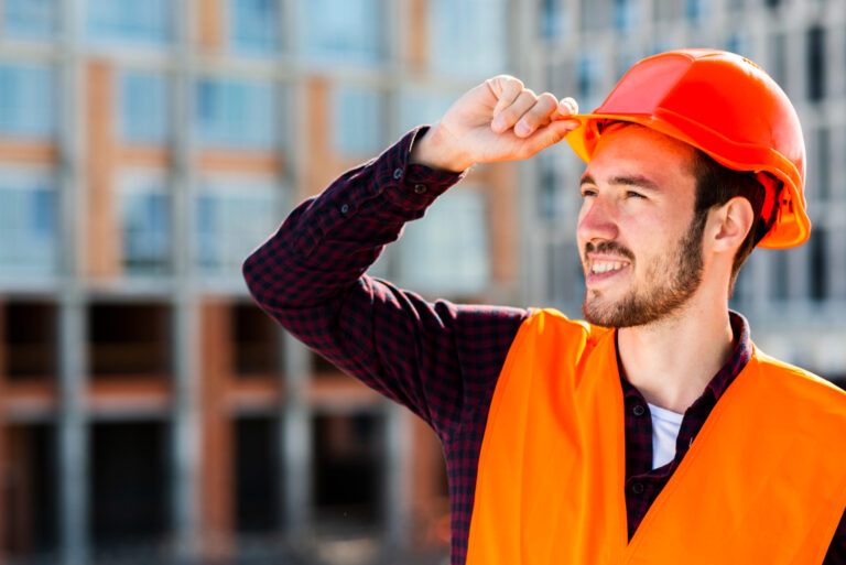 4 Best Sunscreen for Construction Workers 2023